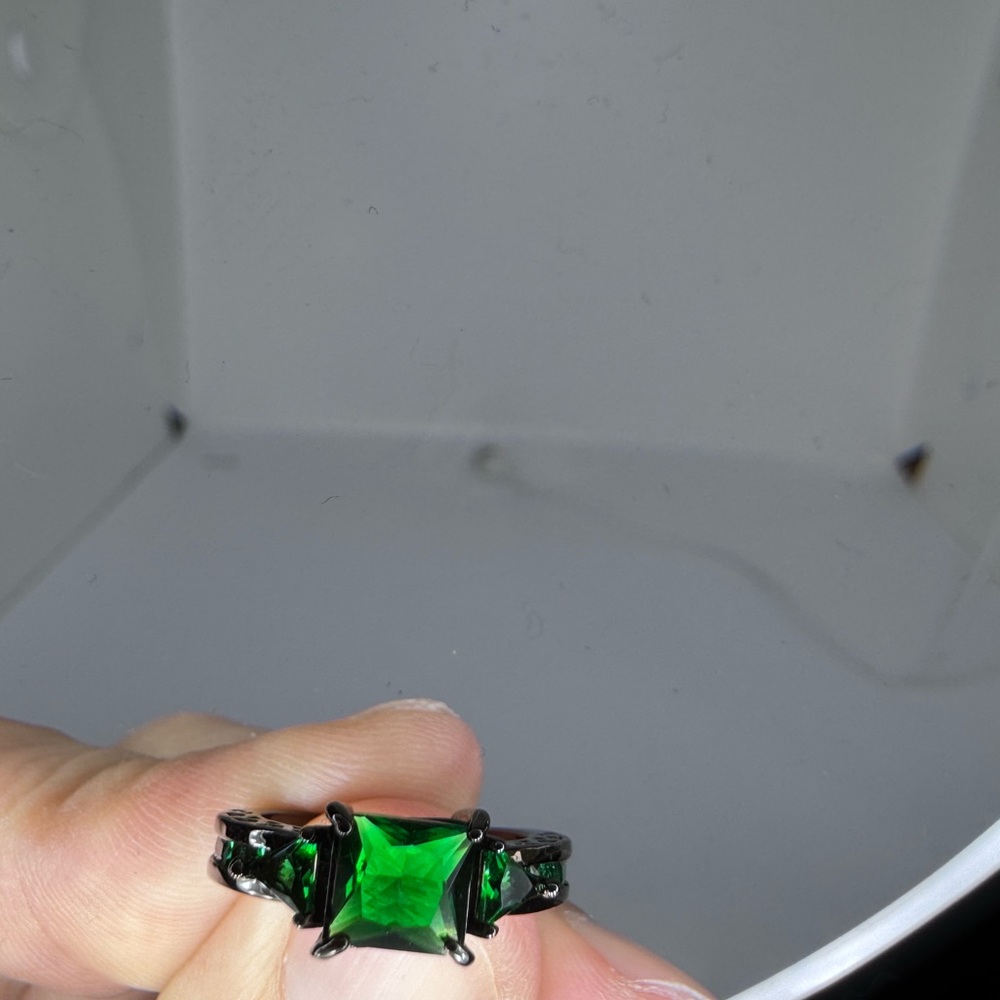 Elegant Green Gemstone Ring